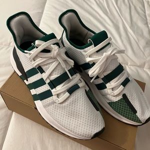 Adidas mens sneaks size 10-like new